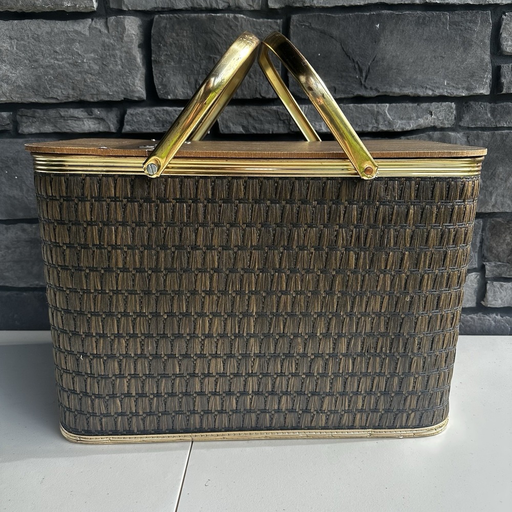 Vintage Buckeye By Burlington Picnic Basket Metal Handles & Wicker - Excellent!